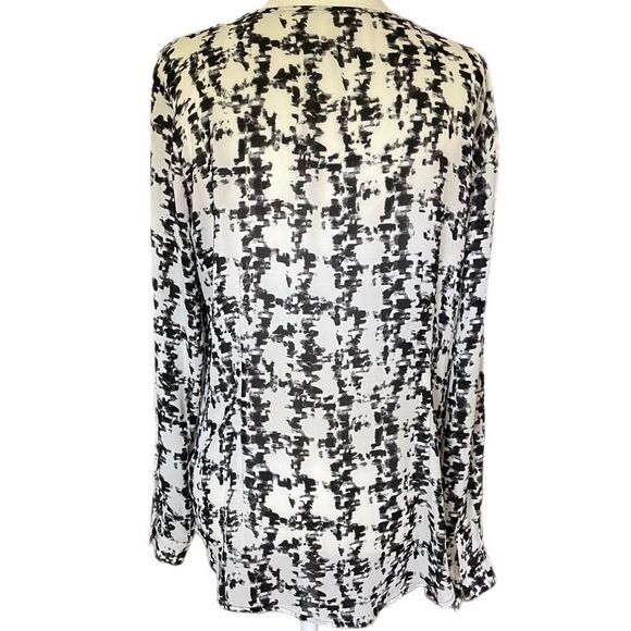 ❣️5/$50 Olive & Claire White & Black Button Up silky Blouse - Picture 2 of 2